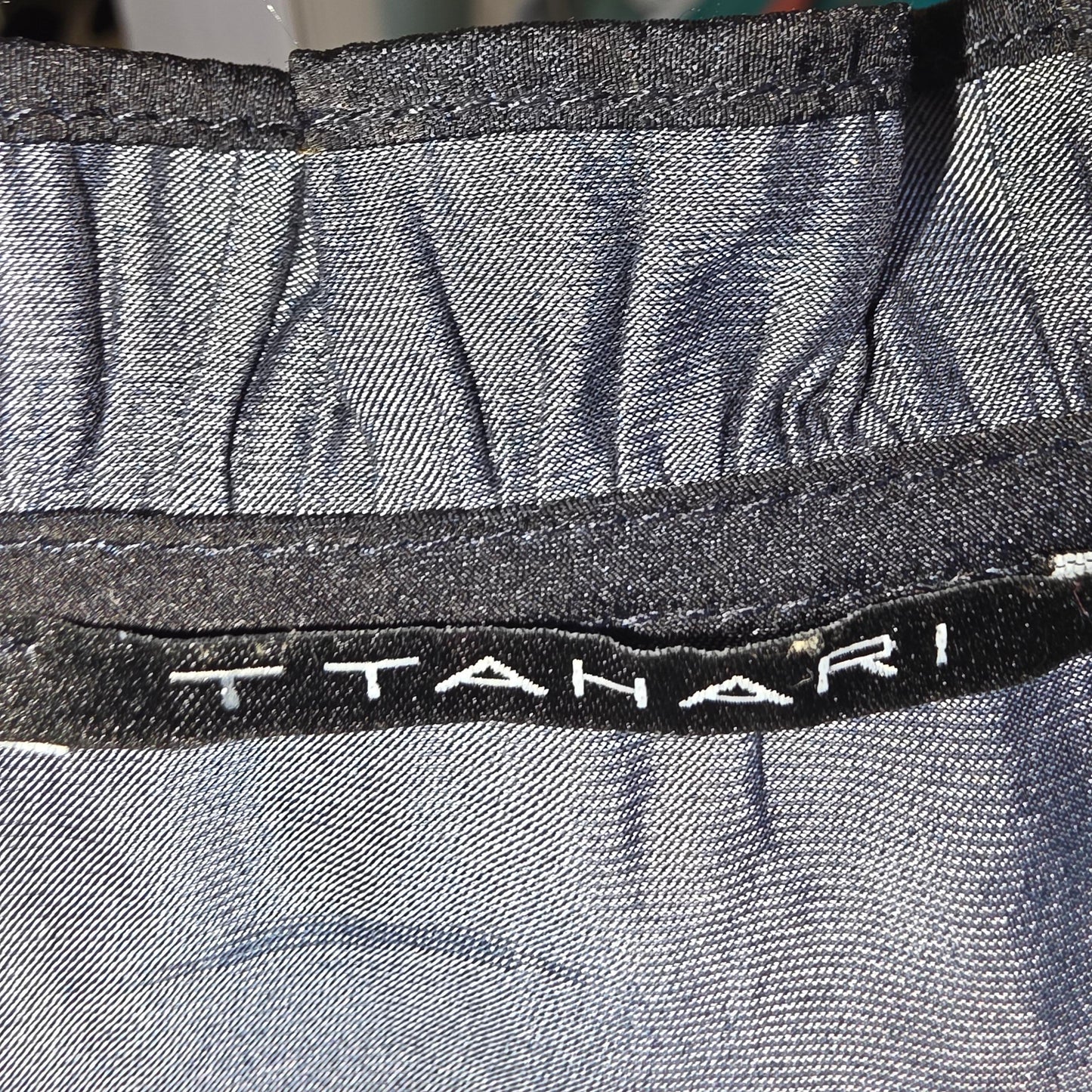 ttahari Shirt size large