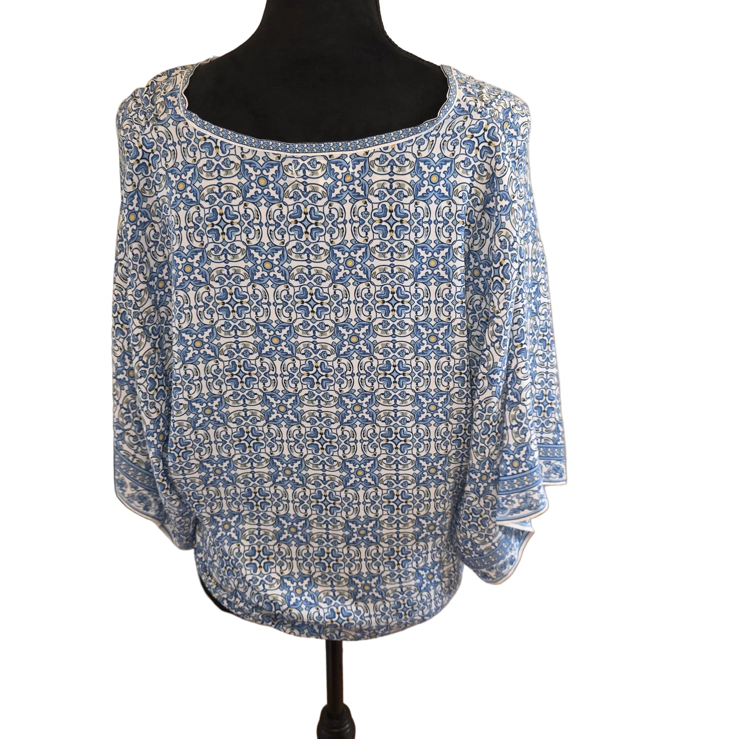 Qauter length Shirt Large