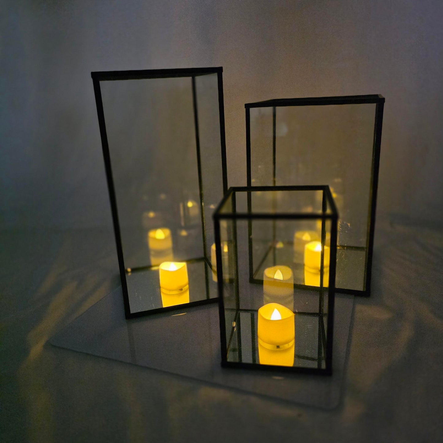 Set of 3 Candle Holders with mirrored base