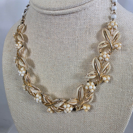 Vintage 1950s Necklace