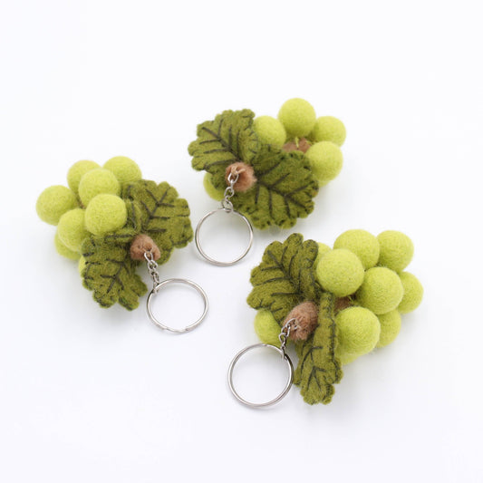 Handmade Felt Grapes Keychain – Cute Fruit Bag Charm, Wool Grape Key Ring